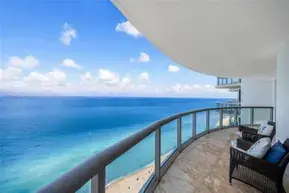 Stylish & Sunlit Miami Beach Condo | Perfect Location 3 bed 3 bathroom